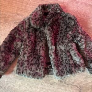 Gap Kids  Faux Fur Coat in leopard print Gray and Black. Size S 6/7
